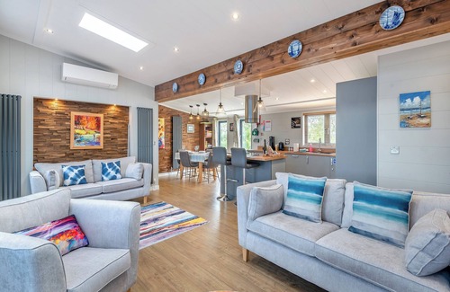 Frognall Cottage | 2 bedroom accommodation in Tallington Lakes