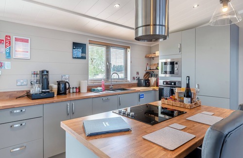 Frognall Cottage | 2 bedroom accommodation in Tallington Lakes