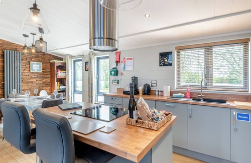 Frognall Cottage | 2 bedroom accommodation in Tallington Lakes