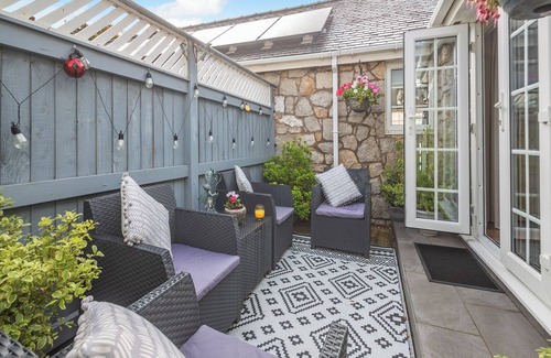 Saint Asaph Cottage | 2 bedroom accommodation in Cefn, near St Asaph