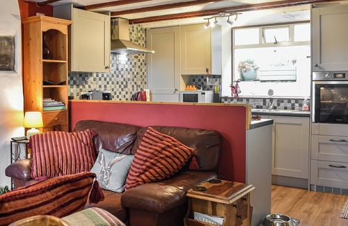 Llanllyfni Cottage | 2 bedroom accommodation in Talysarn, near Caernarfon