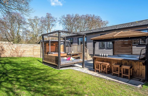 Raywell Ski Chalet | 2 bedroom accommodation in Raywell, Beverley