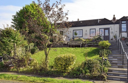 Kirkcaldy Cottage | 2 bedroom accommodation in Cluny, near Kirkcaldy