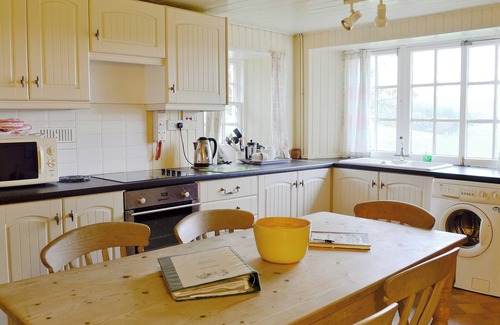 Kirriemuir Cottage | 2 bedroom accommodation in Glenprosen, by Kirriemuir