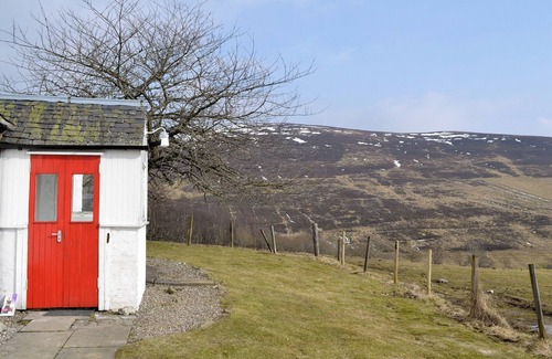 Kirriemuir Cottage | 2 bedroom accommodation in Glenprosen, by Kirriemuir