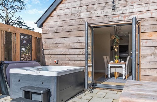 Goodwick Cottage | 2 bedroom accommodation in Goodwick, near Fishguard