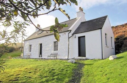 Waternish Cottage | 2 bedroom accommodation in Boreraig, near Dunvegan