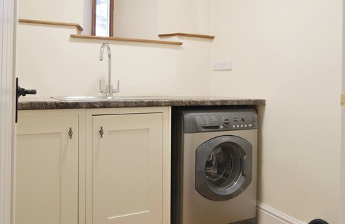 Eastleigh Cottage | 2 bedroom accommodation in Eastleigh, near Bideford