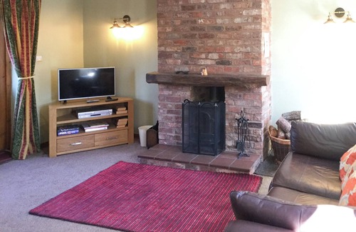 Chester Cottage | 2 bedroom accommodation in Coddington, near Chester