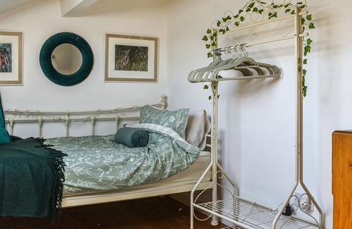 Colne Cottage | 2 bedroom accommodation in Colne