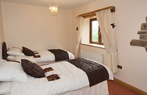 Hoylandswaine Cottage | 2 bedroom accommodation in Deepcar