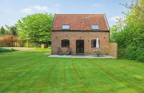 Irstead Cottage | 2 bedroom accommodation in Scottow, near Coltishall