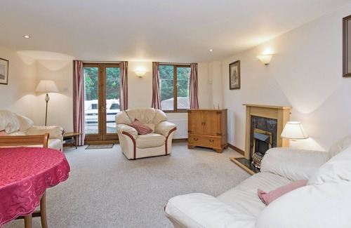 Smallburgh Cottage | 2 bedroom accommodation in Wayford Bridge, near Stalham