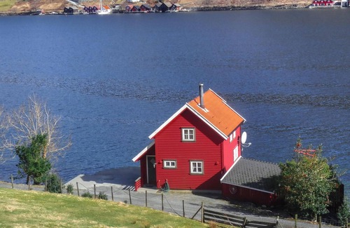 Vindafjord House | 2 bedroom amazing home in ølensvåg