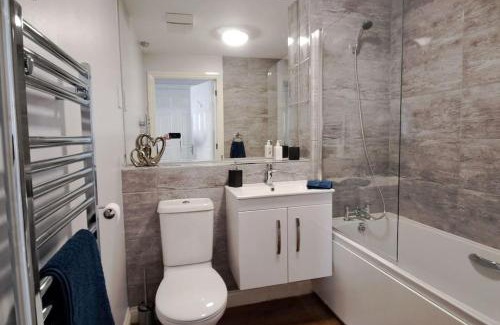 Frampton on Severn Apartment | 2 bedroom apartment in Stratford upon Avon with free onsite parking