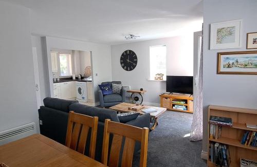 Frampton on Severn Apartment | 2 bedroom apartment in Stratford upon Avon with free onsite parking