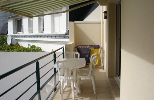 Piriac-sur-Mer Apartment | 2 bedroom apartment close to shops, harbor and beach