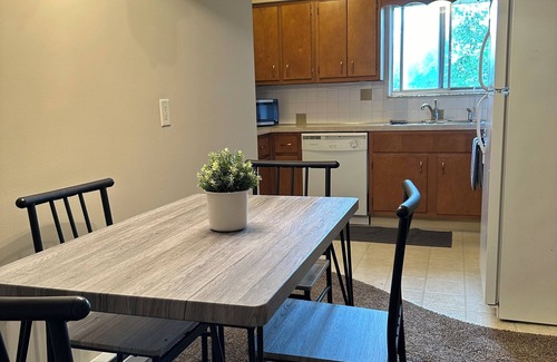 Massillon Apartment | 2 Bedroom Apartment conveniently located to shopping and highway.