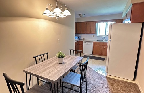 Massillon Apartment | 2 Bedroom Apartment conveniently located to shopping and highway.