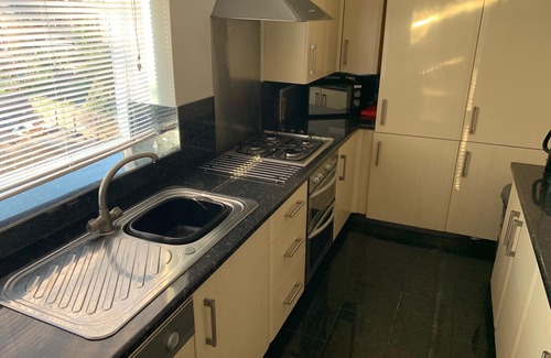 Sefton Park Apartment | 2 bedroom apartment with garden close to Lark Lane and city centre