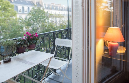 Montmartre Apartment | 2 bedroom apartment in the center of Paris - Very centrally located