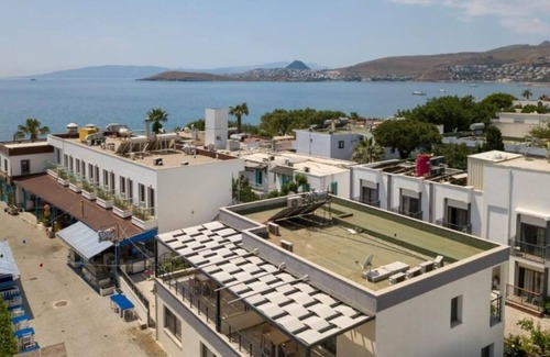 Ortakent Apartment | 2 Bedroom Apartment, on the beach in Yahsi