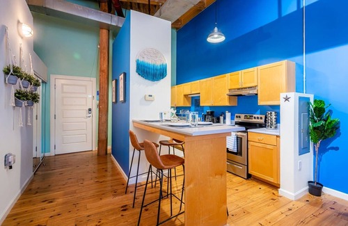 Downtown Apartment | 2 Bedroom Apartment with Large Patio, Hammocks