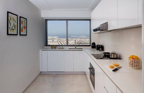 DIFC Apartment | 2 Bedroom Apartment with Sea View Near DIFC