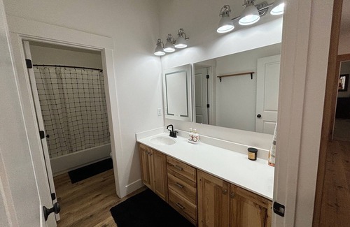 Kamas Apartment | 2-bedroom apartment with Wi-Fi and full kitchen plus laundry in amazing Kamas.