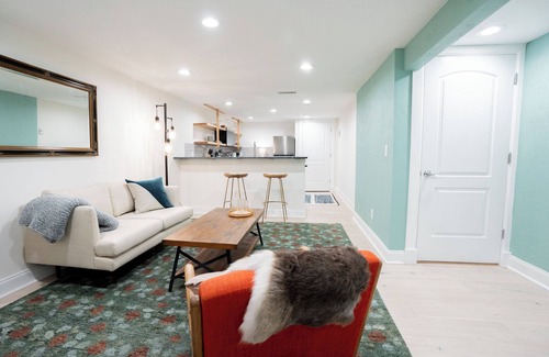 Lander Apartment | 2-Bedroom Apartment with Backyard in Lander