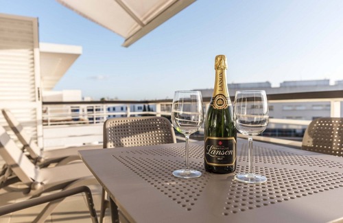 Telheiro Apartment | 2 Bedroom Apt In The Exclusive Dom Manuel Complex Within Lagos Marina