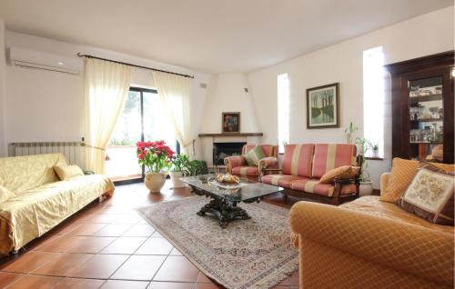 Arco Felice House | 2 Bedroom Awesome Home In Pozzuoli
