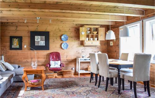 Kvam House | 2 Bedroom Awesome Home In Tørvikbygd