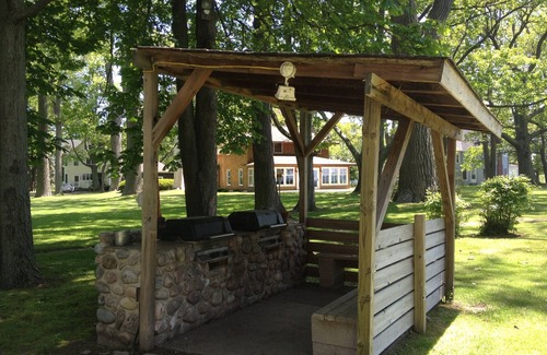 Waverly Beach Cottage | 2 Bedroom Carriage house Fort Erie/Crescent Beach Ontario