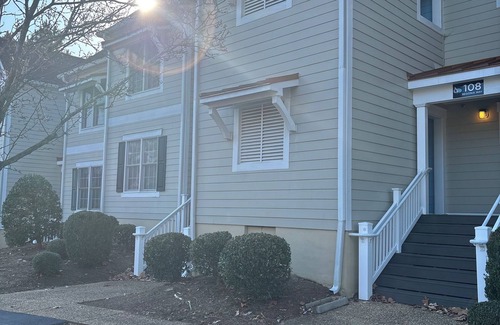 Lackey Condo | 2-bedroom condo in nice Williamsburg with fitness room, AC