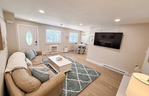 Anglesea Condo | 2-bedroom condo in serene North Wildwood with WiFi, AC
