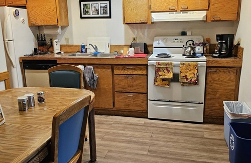 Union Condo | 2-bedroom condo with fitness room, WiFi in beautiful Union, WA. private beach.