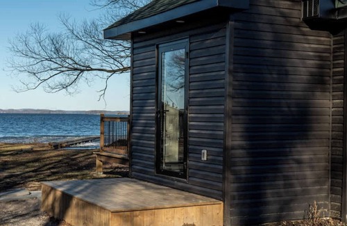 Harwood Cabin | 2 Bedroom Cottage #2: Willow Bay
