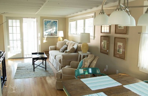 Higgins Beach Cottage | 2 Bedroom Cottage - Walk to the beach in 2 minutes