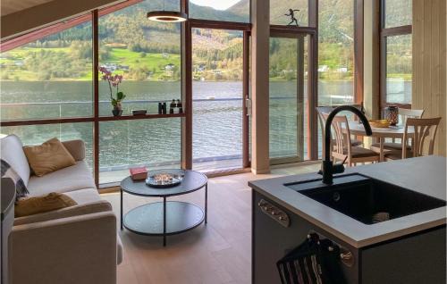 Sykkylven House | 2 Bedroom Cozy Home In Straumgjerde