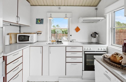 Næsby Strand House | 2 bedroom gorgeous home in Nakskov