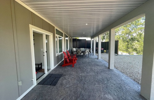 Okanagan-Similkameen House | 2 Bedroom Guest Suite in Peaceful and Quiet Neighborhood