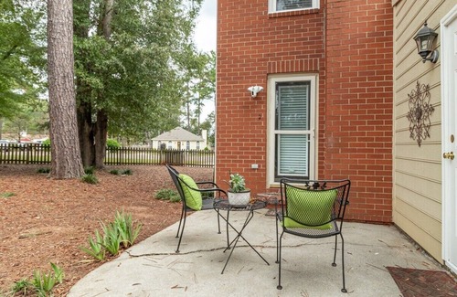 National Hills House | 2 bedroom home with 1.5 bathrooms and fully fenced backyard