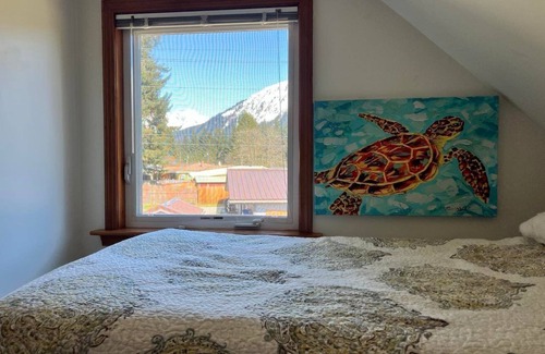 Mendenhall Valley House | 2 bedroom house in beautiful Juneau, Alaska!Near glacier, and close to airport.