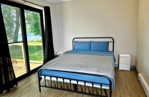Harwood House | 2-bedroom Lake Front Cottage in Harwood ON #6