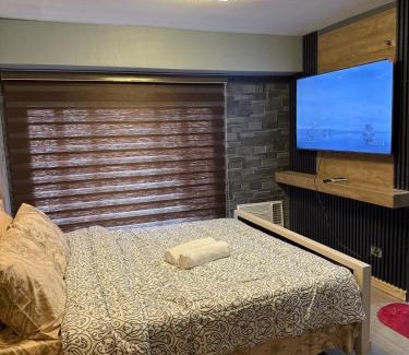 Malamig Apartment | 2 bedroom loft type with 2 baths Near Rockwell