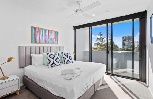 Burleigh Heads Apartment | 2 Bedroom Luxury in Burleigh Heads!
