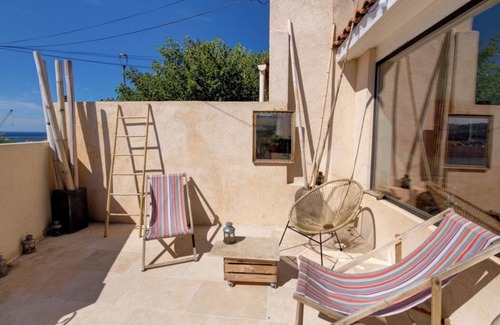 Saint-Henri House | 2 Bedroom Private vacation home in Marseille
