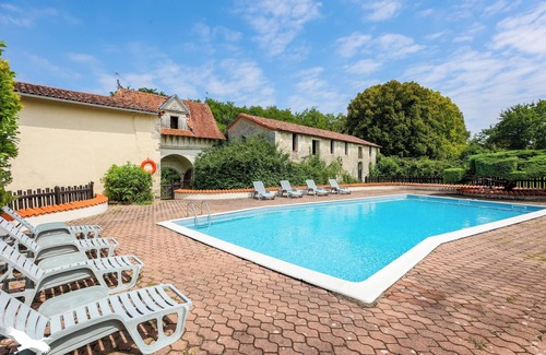 Chalais House | 2 Bedroom Private vacation home in Chalais