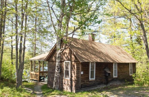 The Forks Cabin | 2 Bedroom Riverside Cabin